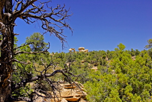 Horizon Arch - Seen from Trail